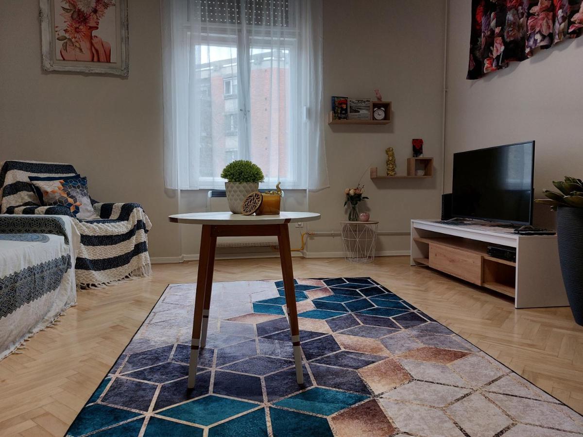 Fand Center Apartman Luxury Сегед Экстерьер фото